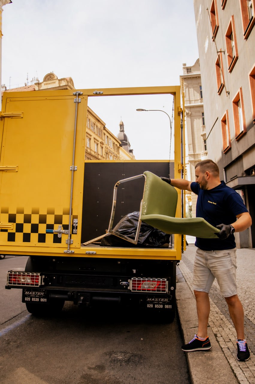 💪 Náš tým zajistí naložení, vážení i ekologickou likvidaci